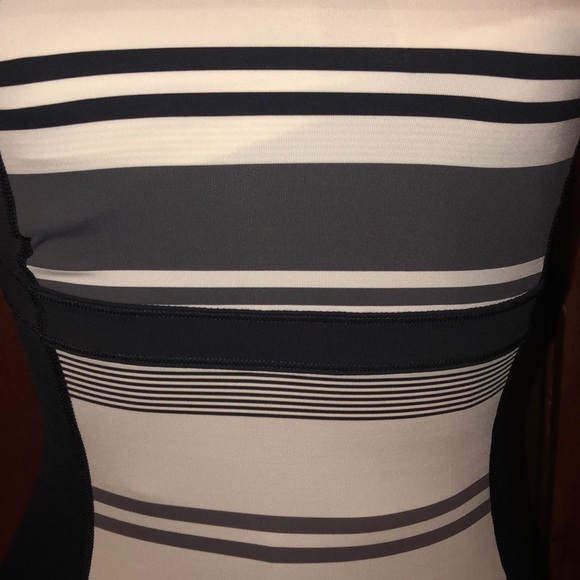 Women’s lululemon top - Picture 5 of 5